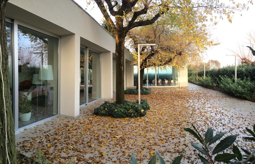 Il Portico Hotel ฟาโน ภายนอก รูปภาพ