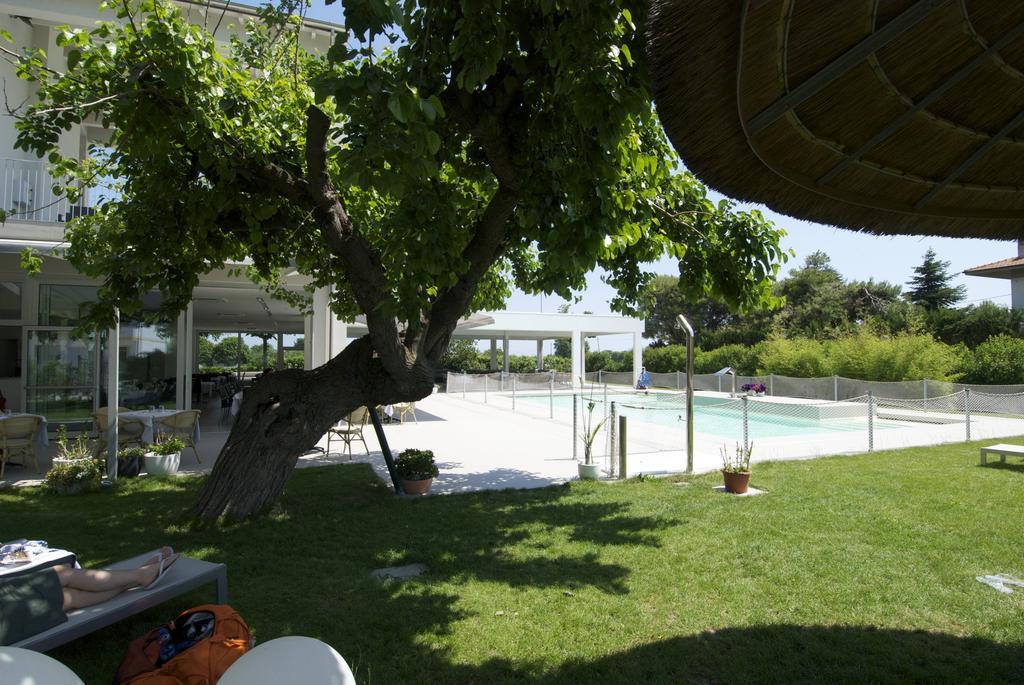 Il Portico Hotel ฟาโน ภายนอก รูปภาพ